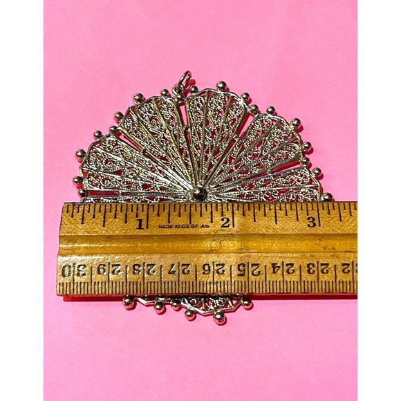 Silver tone, abstract, pattern, massive, funky, and fun pendant jewelry - Picture 4 of 7